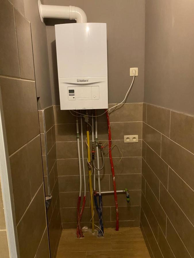 Superbe Appartement Шарлероа Екстериор снимка