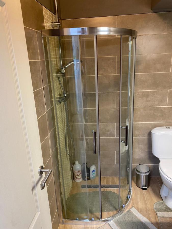 Superbe Appartement Шарлероа Екстериор снимка
