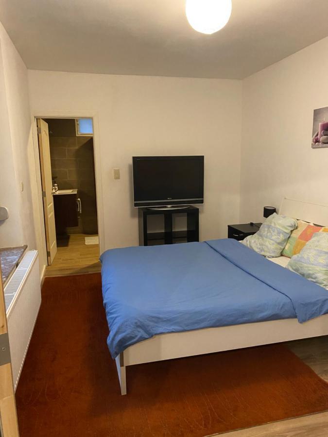 Superbe Appartement Шарлероа Екстериор снимка