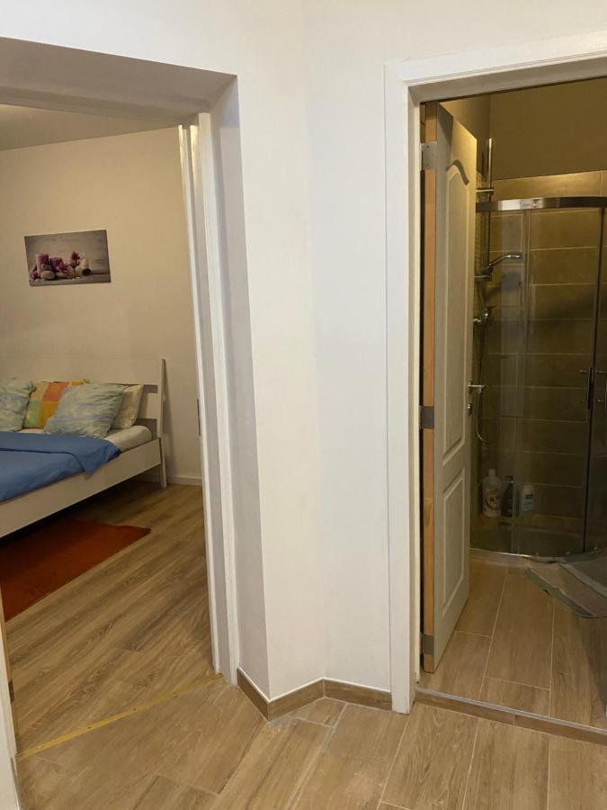 Superbe Appartement Шарлероа Екстериор снимка