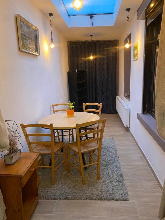 Superbe Appartement Шарлероа Екстериор снимка