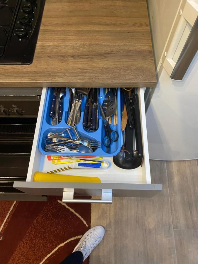 Superbe Appartement Шарлероа Екстериор снимка