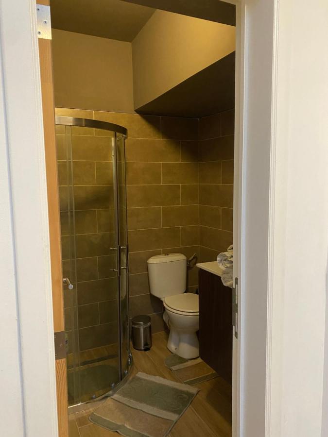 Superbe Appartement Шарлероа Екстериор снимка