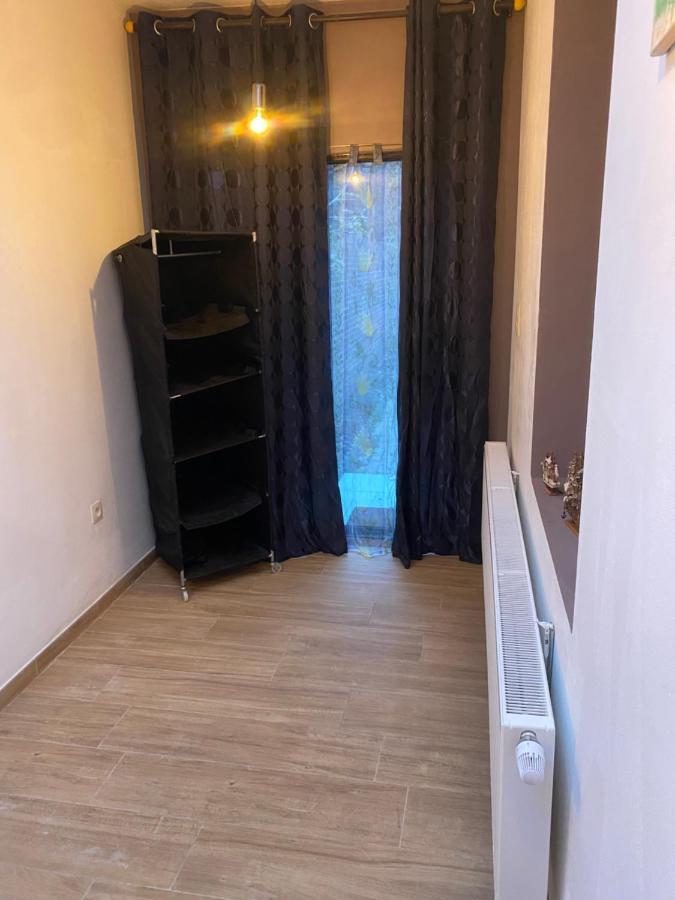 Superbe Appartement Шарлероа Екстериор снимка