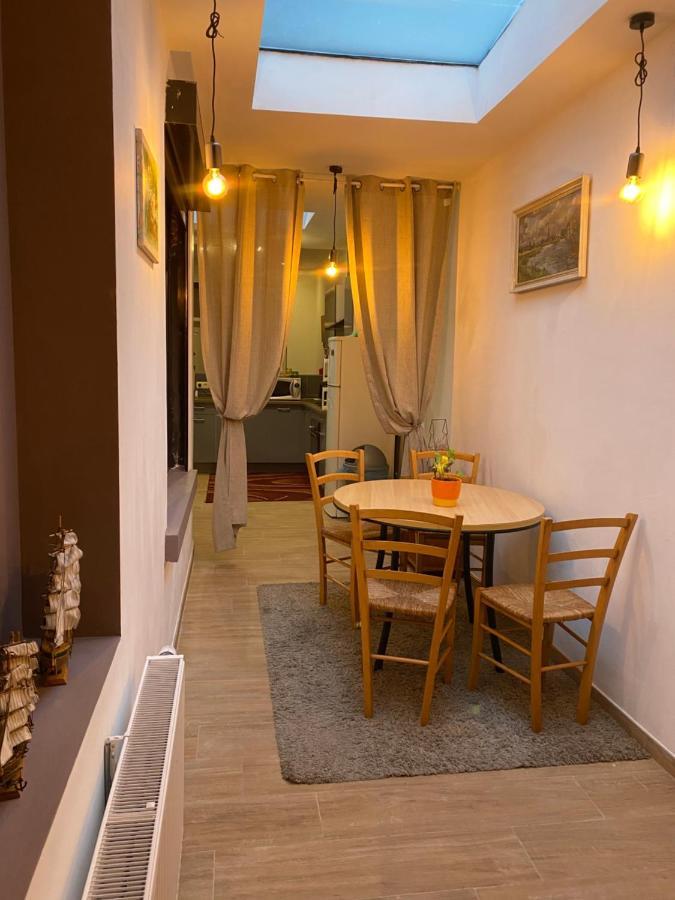 Superbe Appartement Шарлероа Екстериор снимка
