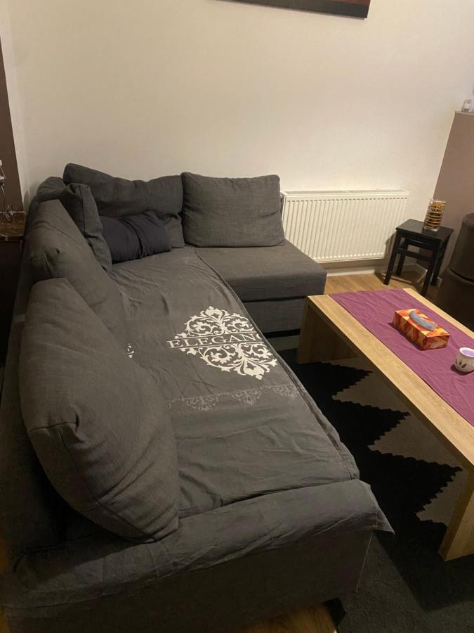 Superbe Appartement Шарлероа Екстериор снимка