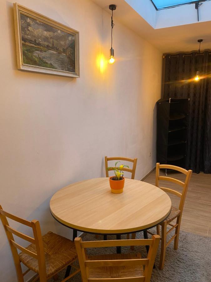 Superbe Appartement Шарлероа Екстериор снимка